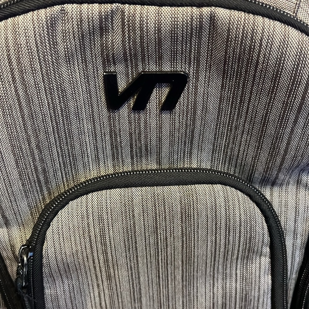 Veevan Backpack - Picture 2 of 8